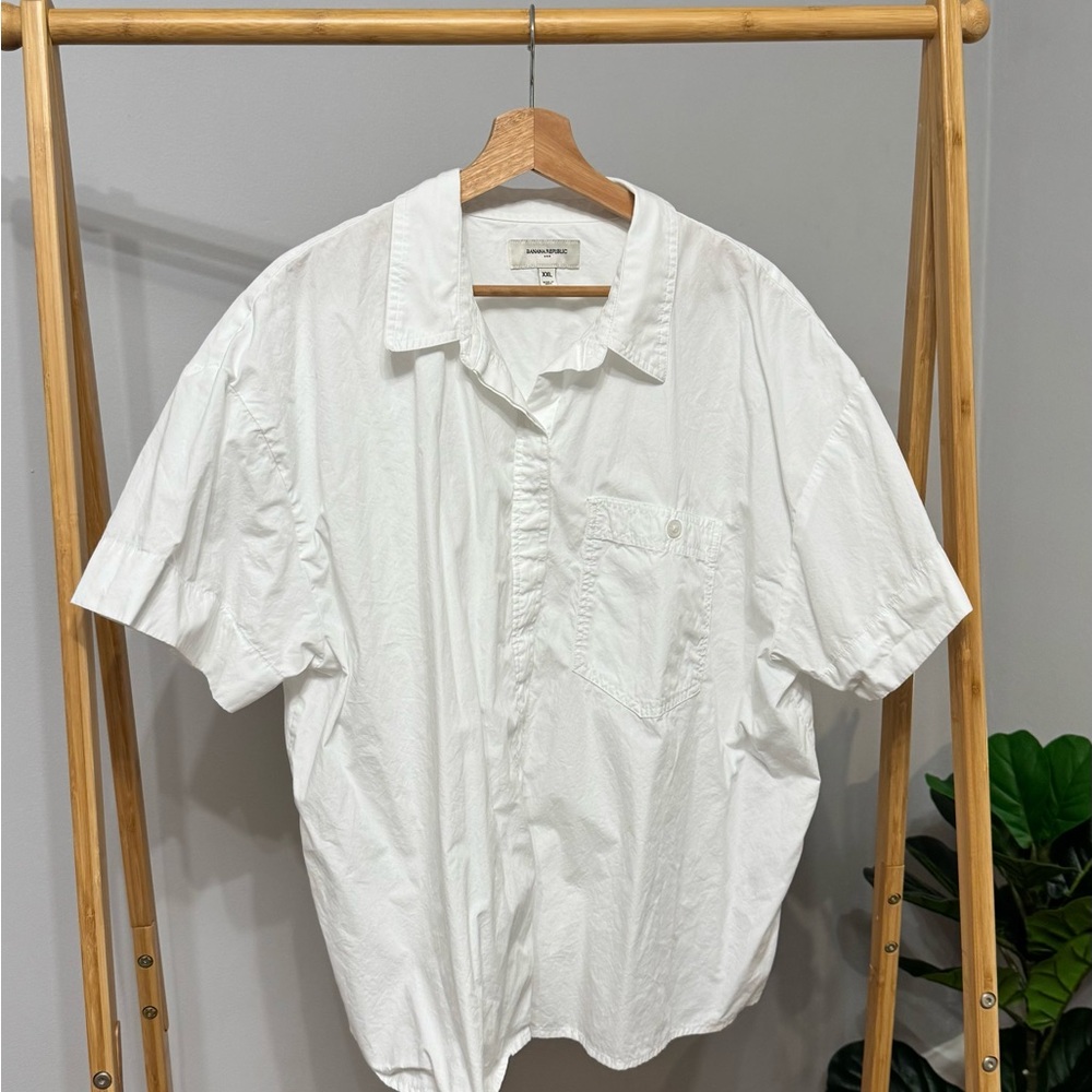 Banana Republic White Short-Sleeve Button-Down Shirt